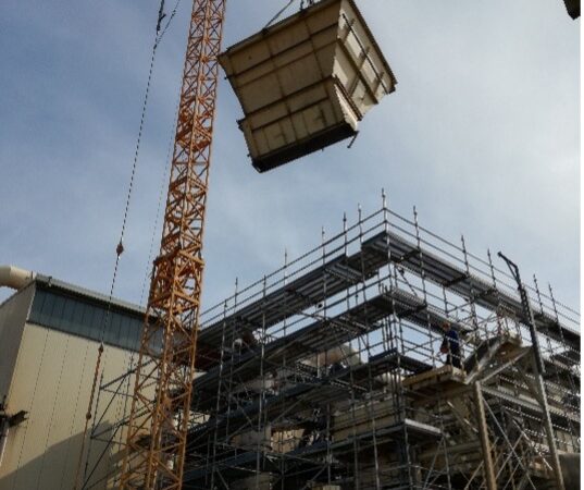 Montage einer neuen Gewebefilteranlage in einem Werk in Freiberg Montage einer neuen Gewebefilteranlage in einem Werk in Freiberg