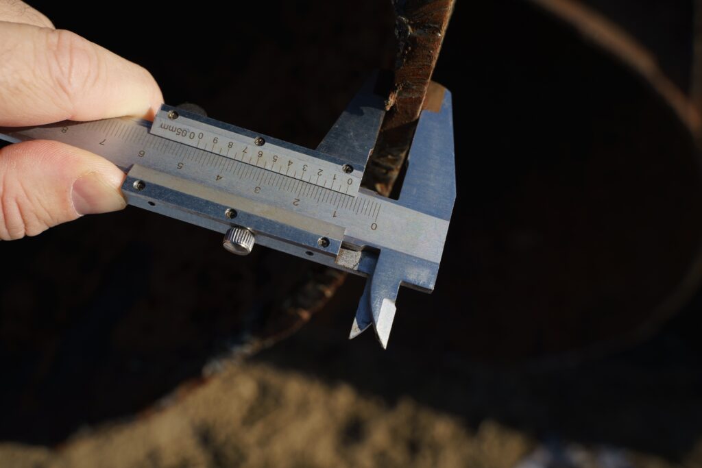 Measuring,The,Wall,Thickness,Of,Used,Steel,Pipes,With,A